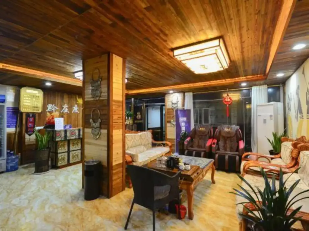 Леишан: Qianzhuang Holiday Hotel
