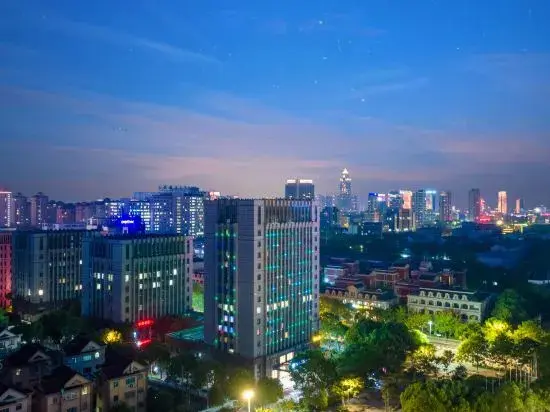 Цзясинь: Homeinn · Aifeel Hotel (Haining Intime City Haichang Road Subway Station)