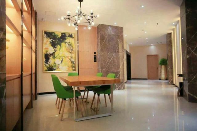 Чэнду: City Comfort Inn Chengdu Tianfu Square Metro Station