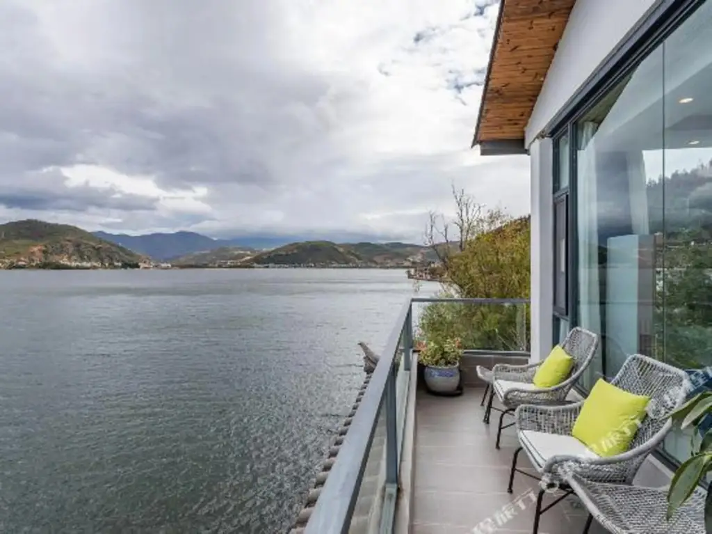 Дали: Isle Haven Seaview Designer Retreat (Dali Erhai Branch)