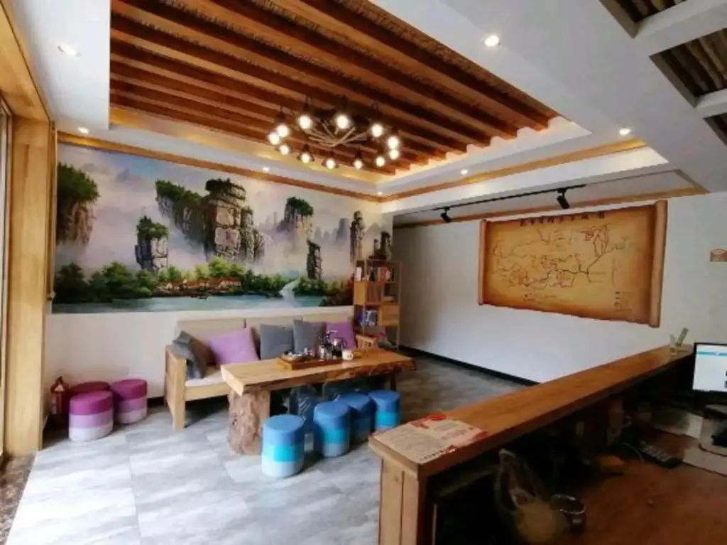 Чжанцзяцзе: Qishe Hostel