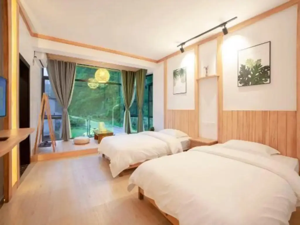 Чжанцзяцзе: Qishe Hostel