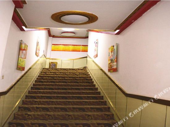 Лаиву: 99 Youyou Hotel (Jinan Laiwu Bus Station)
