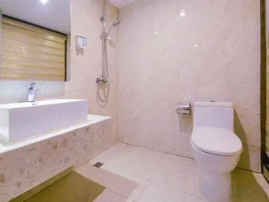 Чунцин: Liangjiang Yuepin Hotel (Chongqing Longhu Yuanzhu Branch)