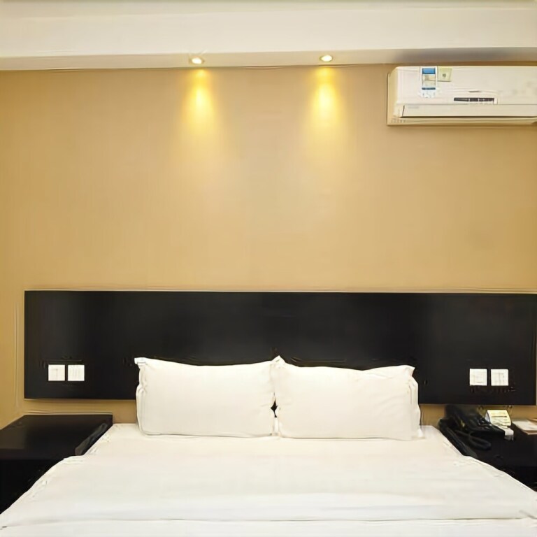 Luliang Business Hotel — фото 1