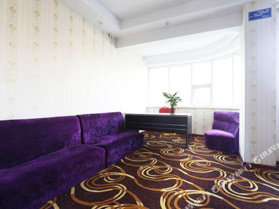Цзясинь: Xinlingyue Hostel