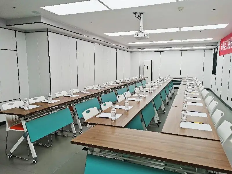 Циндао: Hanting Hotel (Qingdao Badaguan)