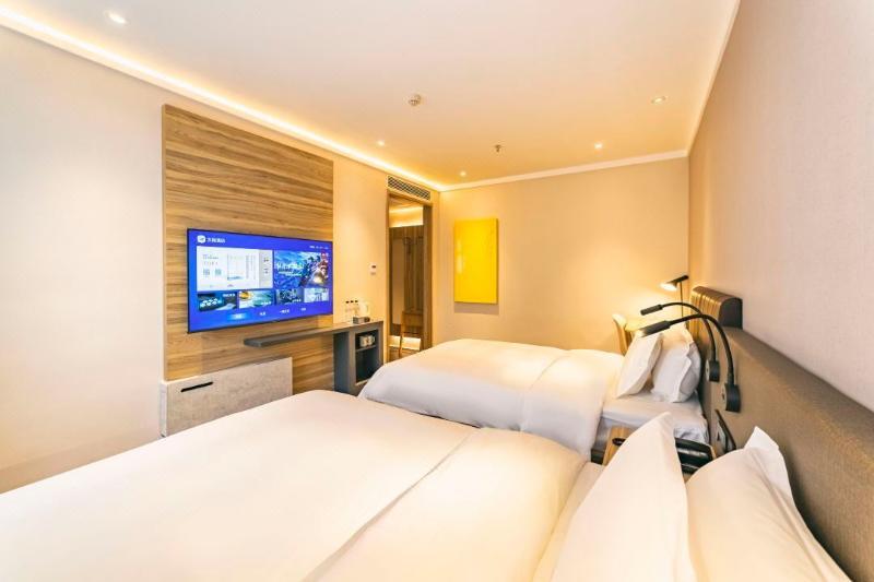 Циндао: Hanting Hotel (Qingdao Badaguan)