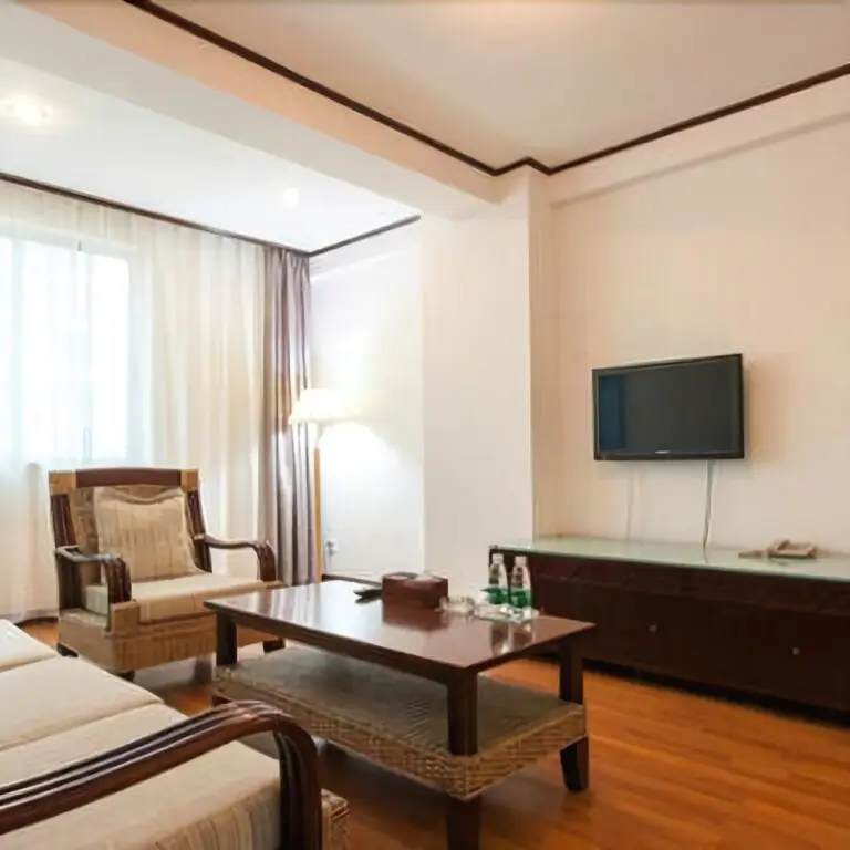 Yuhai Hotspring Hotel - Haikou — фото 1