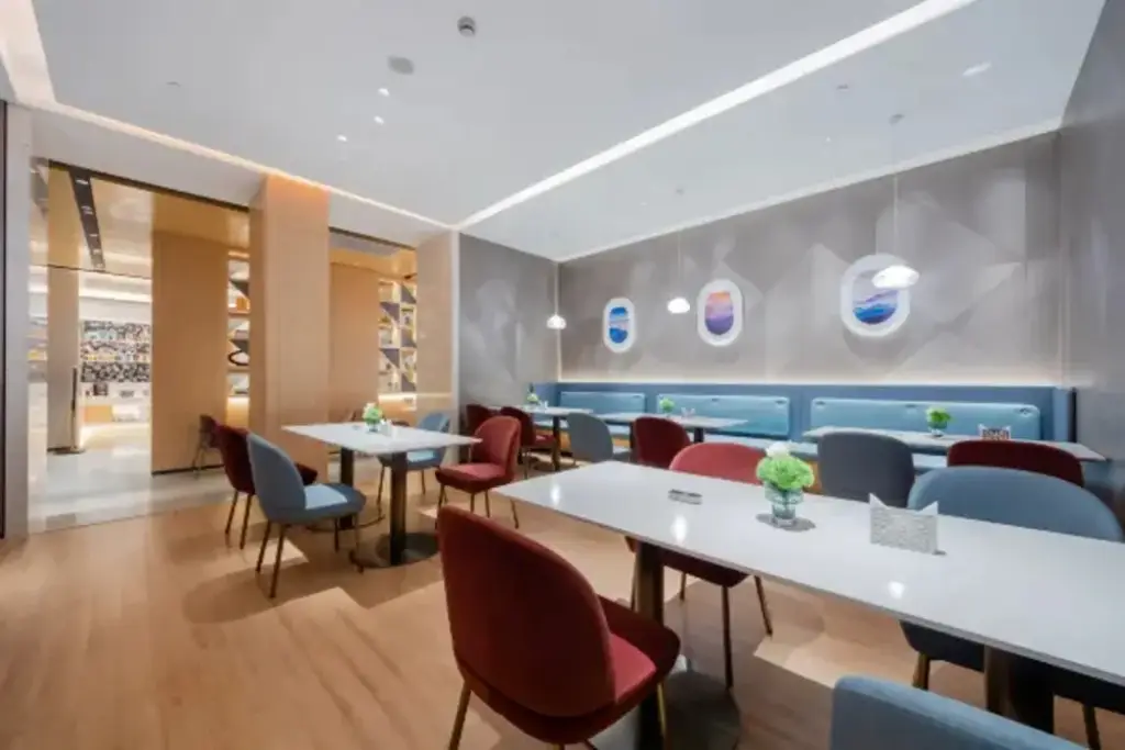 Шанхай: SKYBIRD Hotel (Shanghai International Resort - Chuansha Metro Station Store)