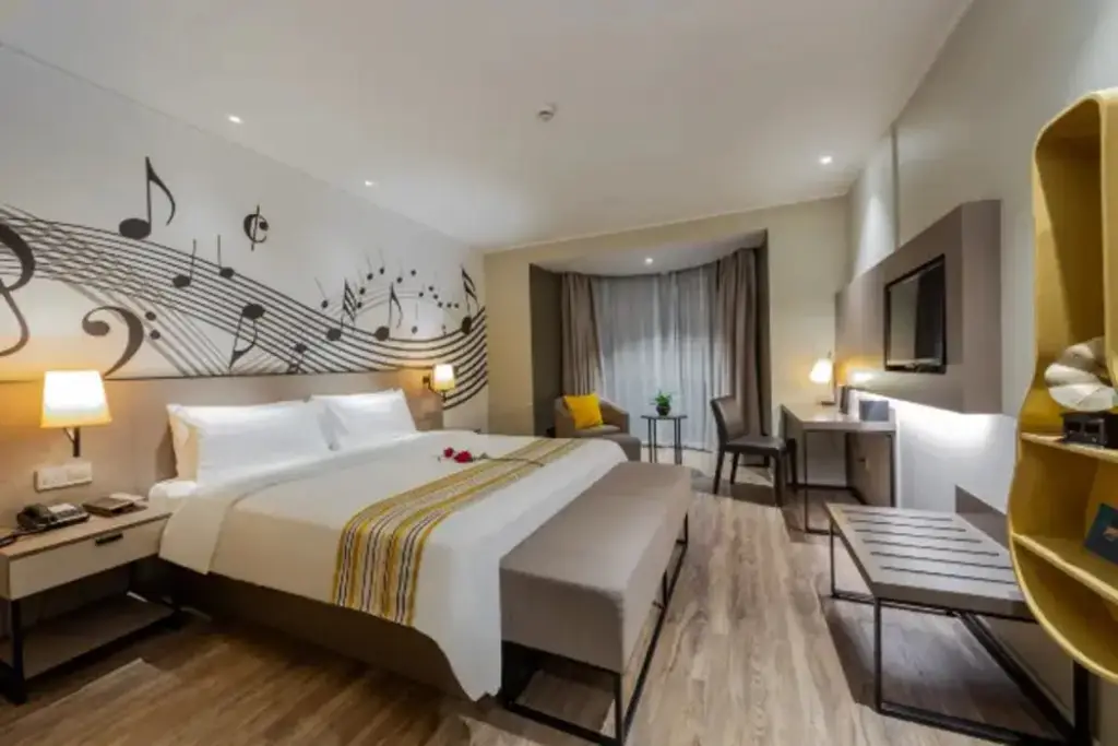 Шанхай: SKYBIRD Hotel (Shanghai International Resort - Chuansha Metro Station Store)