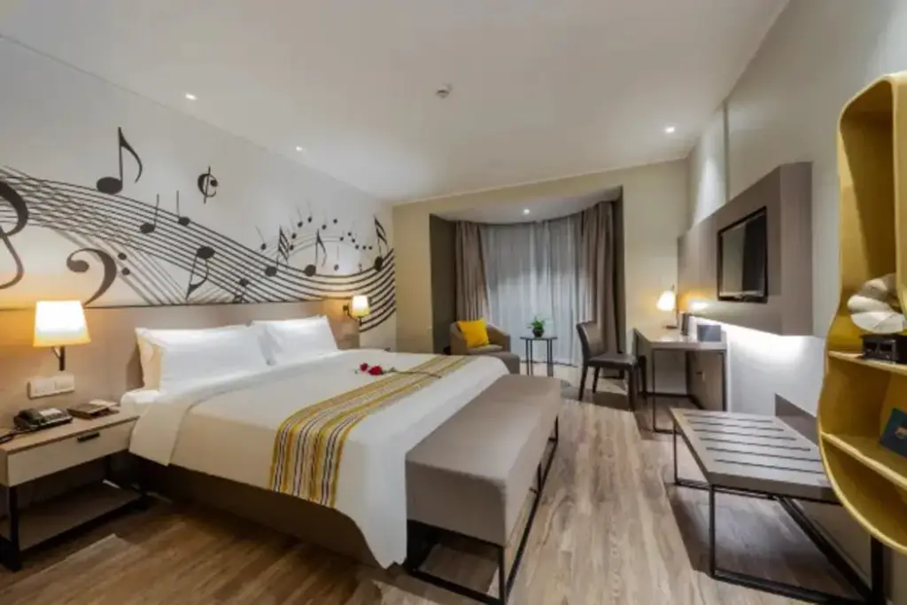 Шанхай: SKYBIRD Hotel (Shanghai International Resort - Chuansha Metro Station Store)