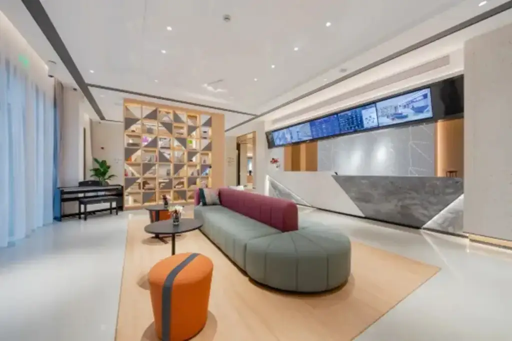 SKYBIRD Hotel (Shanghai International Resort - Chuansha Metro Station Store) — фото 1