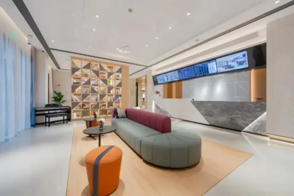 Шанхай: SKYBIRD Hotel (Shanghai International Resort - Chuansha Metro Station Store)