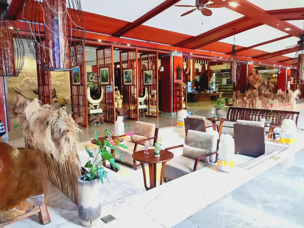 Мейчжу: Jin Debao Kaiyue International Hot Spring Resort Hotel