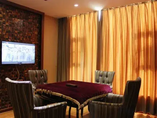 Мейчжу: Jin Debao Kaiyue International Hot Spring Resort Hotel