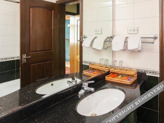Ляньюньган: Yayue Hotel
