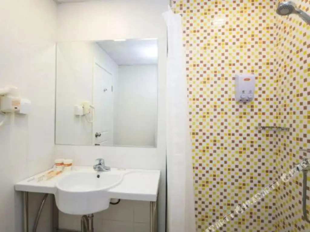 Циньхуандао: Home Inn Qinhuangdao Nandaihe Tourist Center