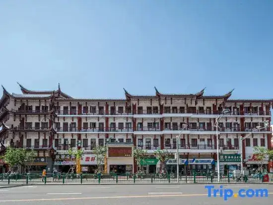 Шанхай: Zsmart Zhishang Hotel (Shanghai New International Expo Center Zhoupu Metro Station)