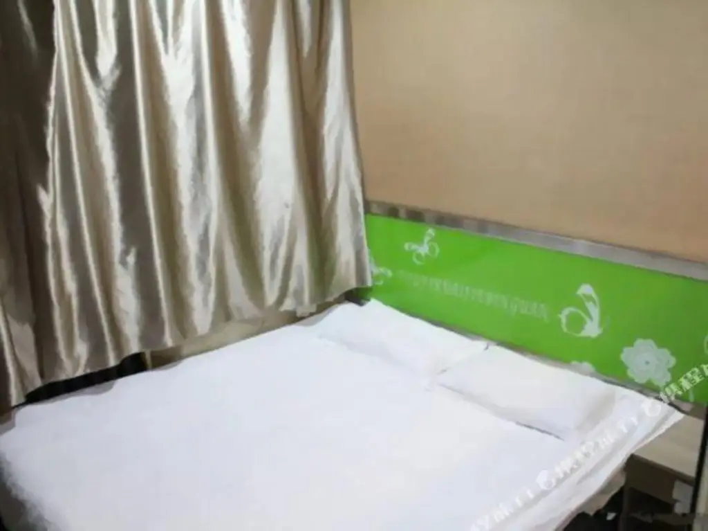 Харбин: Xilong Hotel (Harbin Central Avenue Children's Hospital)