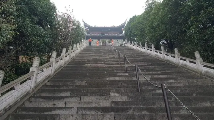 Тайчжоу: Hanting Hotel (Linhai Chonghemen)