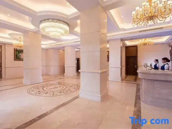 Мейчжу: Vienna Hotel (Meizhou West High-speed Railway Station)