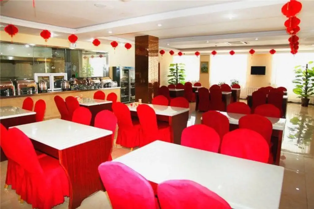Хух-Хото: Junyi VIP Hotel (Runyu Home Store, University of Technology)