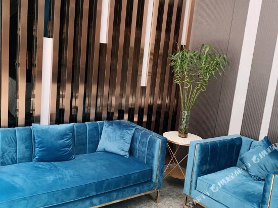 Тайюань: Home Inn Cloud Four Seasons Hotel (Taiyuan Liuxiang Bell Tower Street Scenic Area Branch)