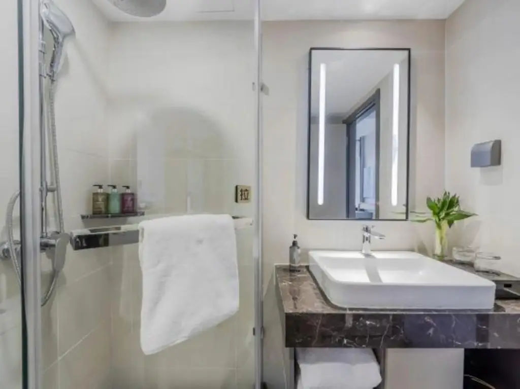 Шаоксинг: Homeinn Selected Hotel (Shaoxing East Station Wanhecheng)