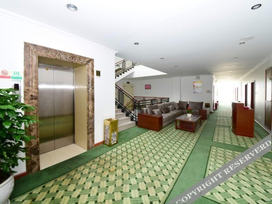 Дали: Dali Tianci Hotel (High speed Railway Station Erhai Park Branch)