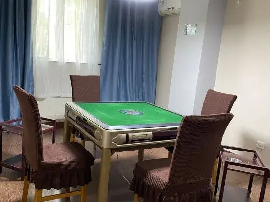 Фошань: 7 Bai Hotel