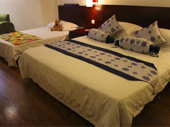 Цзиндэчжэнь: Tiantian Fishing Port Ceramics Hotel (Jingdezhen People's Square High-speed Railway Station)