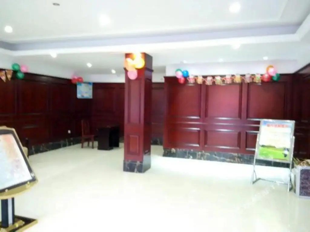 Вэньчжоу: Rongting Hotel Wenzhou Jinse Nianhua