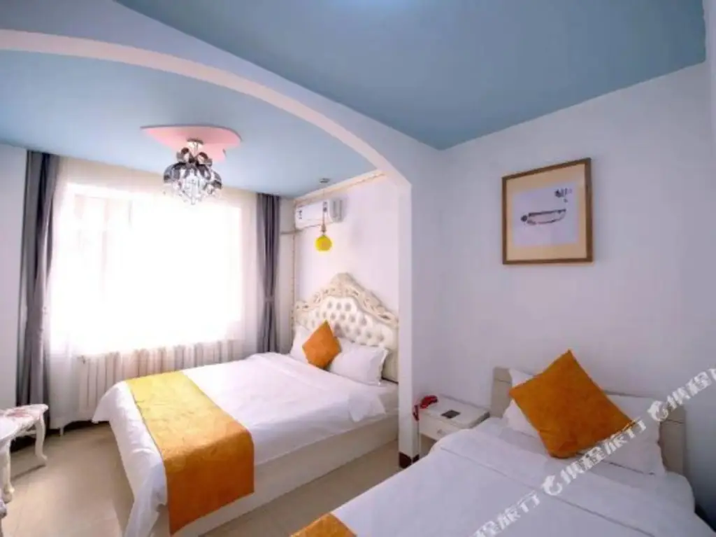 Далянь: Helong Theme Hotel (Dalian Hua'nan Square)