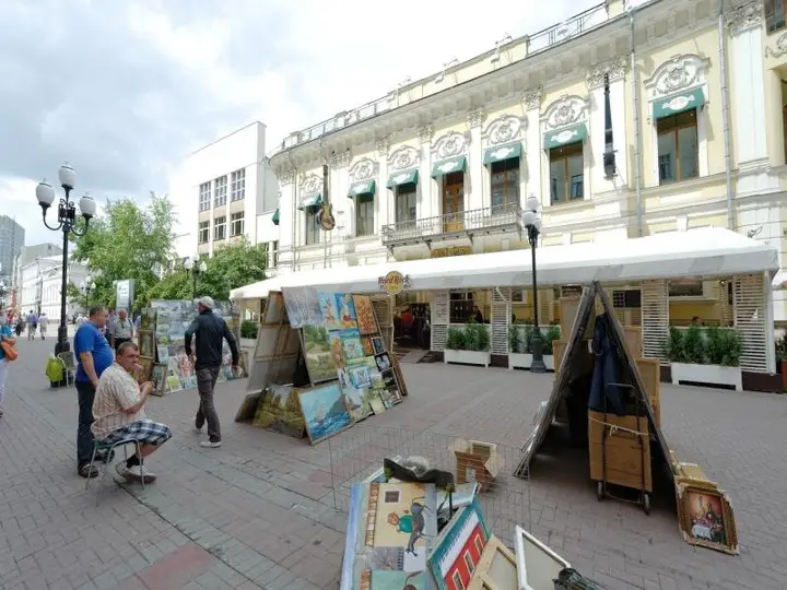 Москва: Babushka Doll Hostel on Arbat Street
