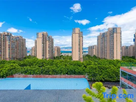 Дали: Fairyland Hotel (Dali Olympic Erhai Yue Wetland Park)