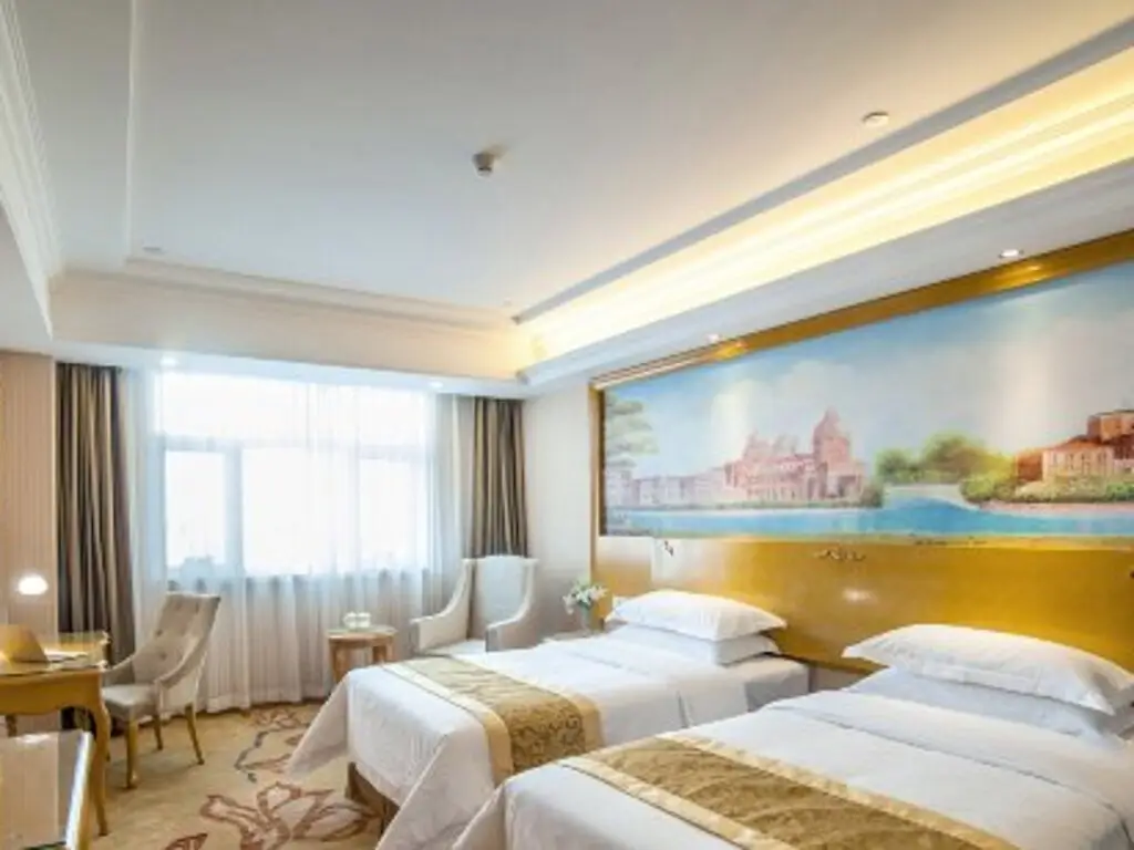 Vienna Hotel Hebei Zhuozhou High-Speed Railway Station — фото 1