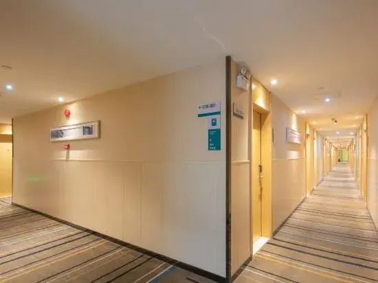 Шэньчжэнь: Haipeng Hotel (Shenzhen Xixiang Metro Station)