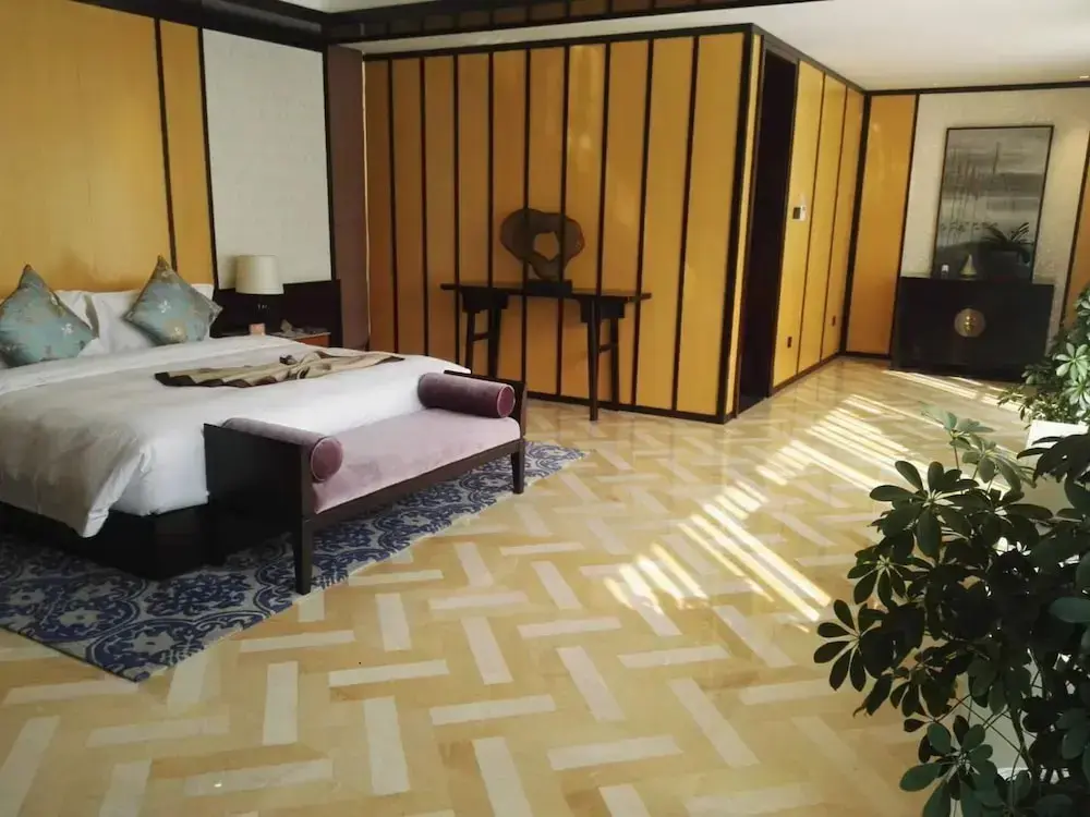 Янчжоу: Slender West Lake Hot Spring Resort