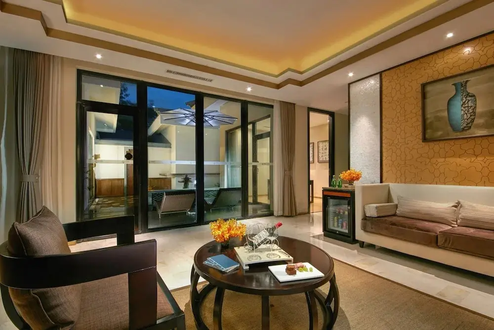 Янчжоу: Slender West Lake Hot Spring Resort