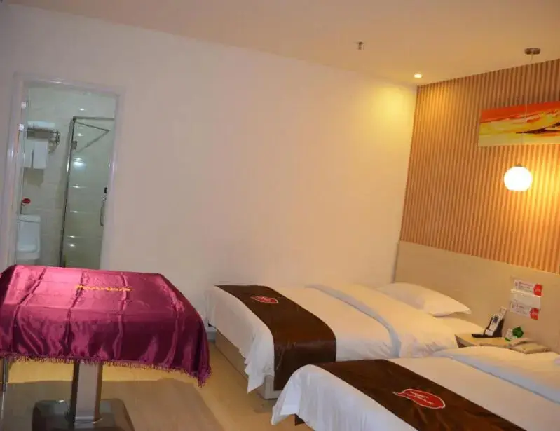 Гуанчжоу: Thank Inn Chain Hotel Guangdong Guangzhou Hudu District Shiling Town Pangu Road