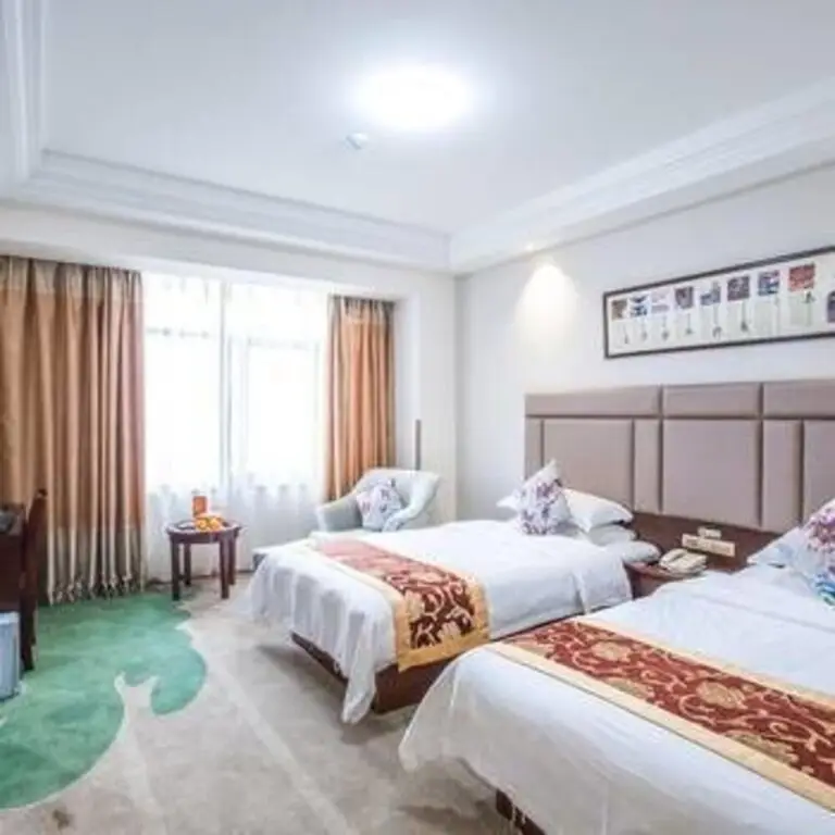 Gujing Junlai Hotel — фото 1