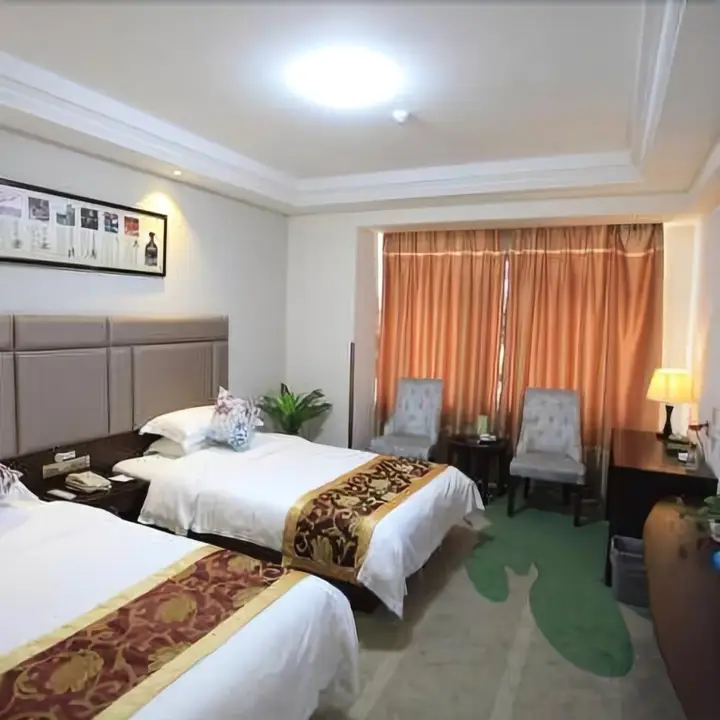 Хуайнань: Gujing Junlai Hotel