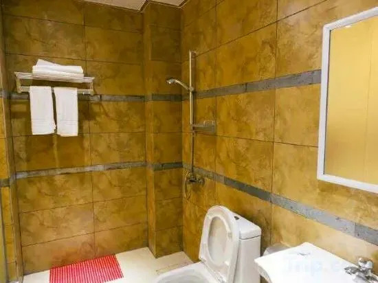 Яншо: Juxianzhuang Hotel (Yangshuo Shili Gallery)