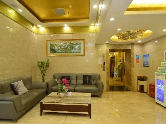 Шэньчжэнь: Yuenanguo Hotel (Shenzhen Luohu Port Guomao Subway Station)