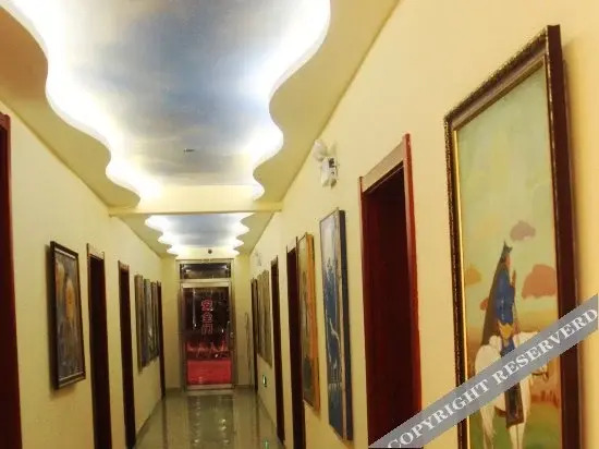 Чжанцзякоу: Zhongdu Jixiang Sanbao Yingpan Hotel