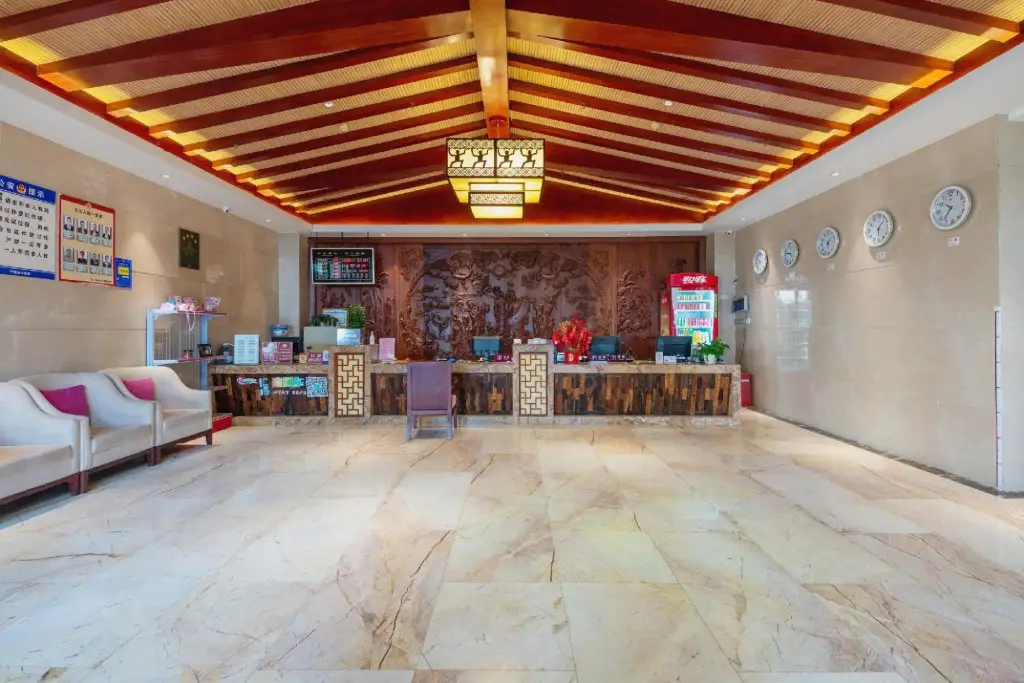 Чунцзо: Huashan Hot Spring International Hotel