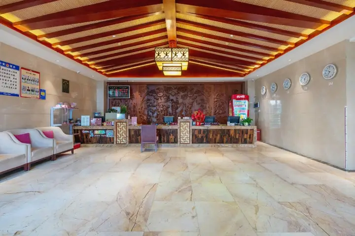 Чунцзо: Huashan Hot Spring International Hotel