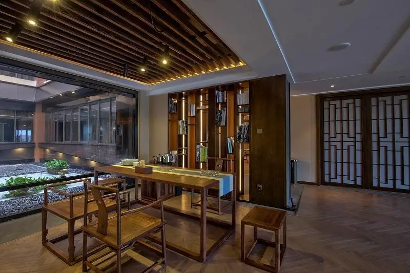 Нинбо: Starway Yuyao Wanda Plaza