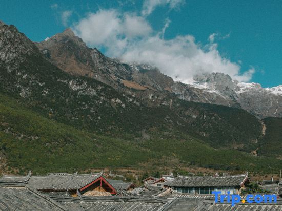 Лицзян: Meteorite Snow Mountain Resort (Rizhao Jinshan Roof View)